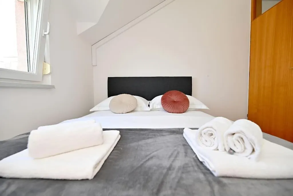 Apartman L & Z Visnjik ザダル クロアチア
